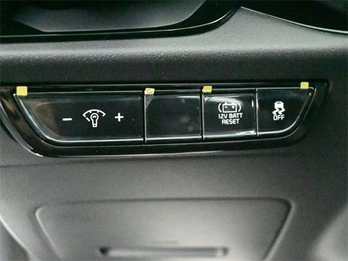 Used 2024 Kia Niro EX image 11