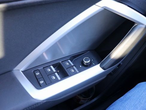 Used 2025 Audi Q3 2.0T Premium image 17