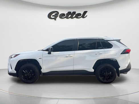 Used 2024 Toyota RAV4 LE FWD image 8