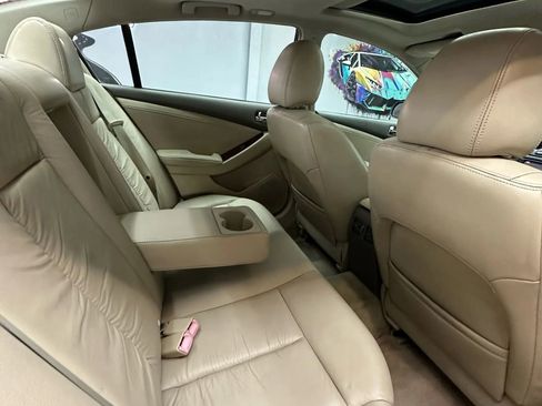 Used 2011 Nissan Altima 3.5 SR w/ 3.5SR Premium Pkg FWD image 24
