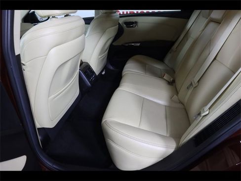 Used 2015 Toyota Avalon Limited image 16
