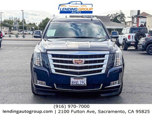 Used 2019 Cadillac Escalade ESV Premium Luxury AWD/4WD image 6