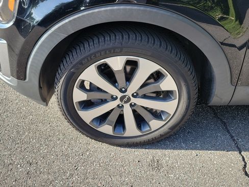 Used 2022 Kia Telluride S FWD image 39