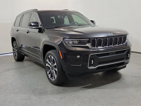 Used 2023 Jeep Grand Cherokee L Overland w/ Luxury Tech Group IV RWD image 1