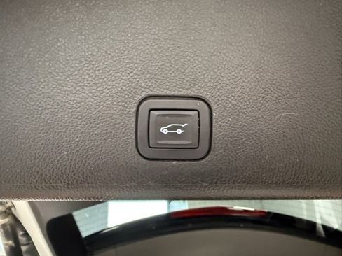 Used 2016 Cadillac SRX Luxury image 36