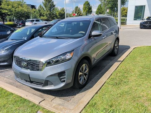 Used 2020 Kia Sorento AWD V6 image 2