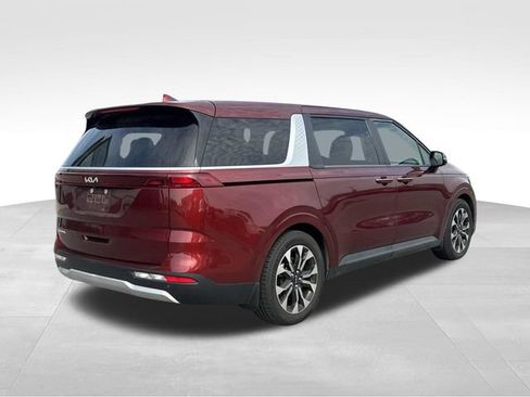 Used 2024 Kia Carnival EX FWD image 5