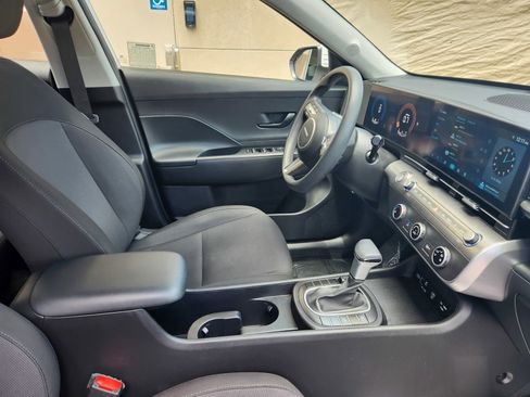 Certified 2024 Hyundai Kona SE FWD image 28