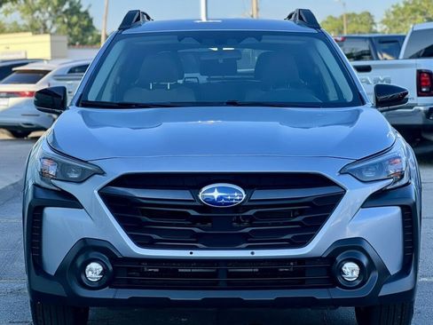 Used 2025 Subaru Outback Premium AWD/4WD image 7