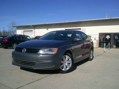 Used 2012 Volkswagen Jetta SE image 1
