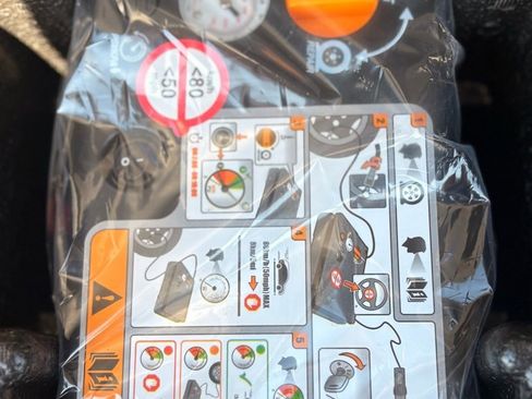 Used 2022 Ford Escape SE image 12