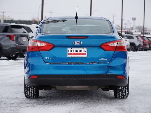 Used 2014 Ford Focus SE w/ SE Winter Package image 4