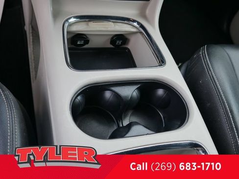 Used 2017 Dodge Grand Caravan SXT FWD image 34