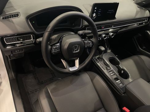Used 2025 Honda Civic Sport image 14