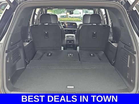 New 2026 Chevrolet Traverse LT w/ Midnight/Sport Edition FWD image 13