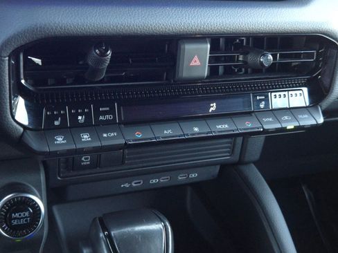 Certified 2024 Toyota Land Cruiser Base image 19