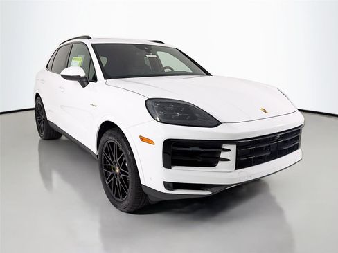 New 2025 Porsche Cayenne E-Hybrid image 24