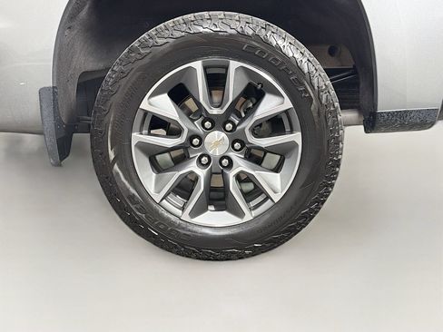 Used 2024 Chevrolet Silverado 1500 LT AWD/4WD image 33