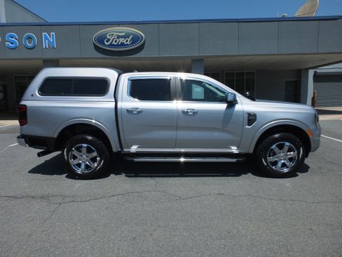 Used 2024 Ford Ranger Lariat w/ Advanced Towing Package RWD image 2