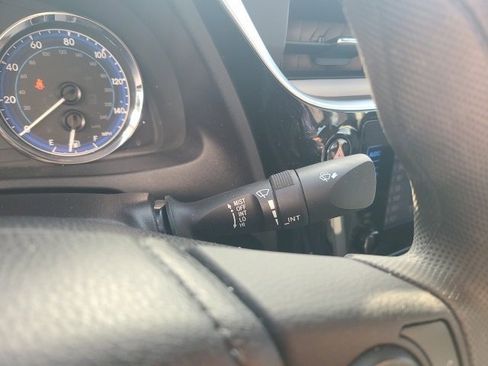 Used 2018 Toyota Corolla LE image 24