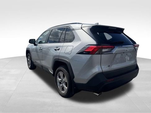 Used 2023 Toyota RAV4 XLE AWD/4WD image 5