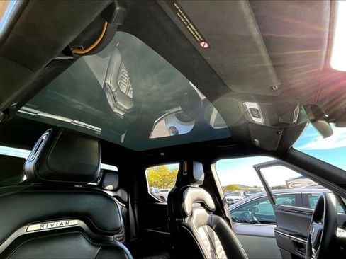 Used 2022 Rivian R1T Launch Edition image 26