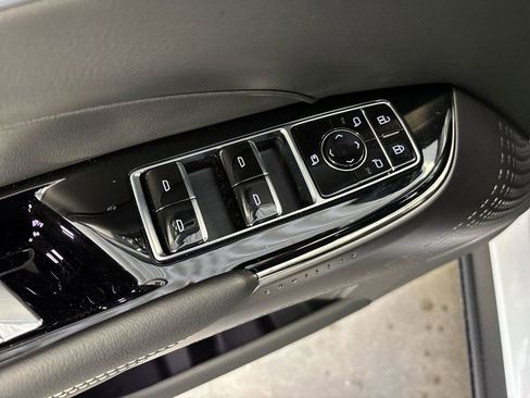 New 2025 Cadillac Lyriq Luxury image 28