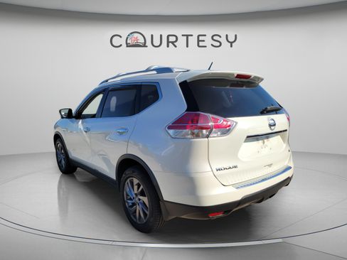 Used 2016 Nissan Rogue SL FWD image 2