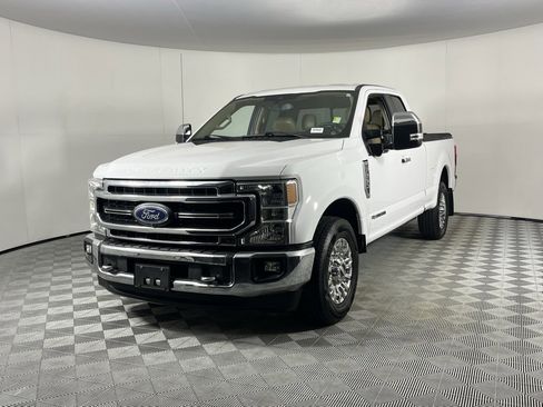 Used 2020 Ford F250 Lariat w/ Chrome Package image 12