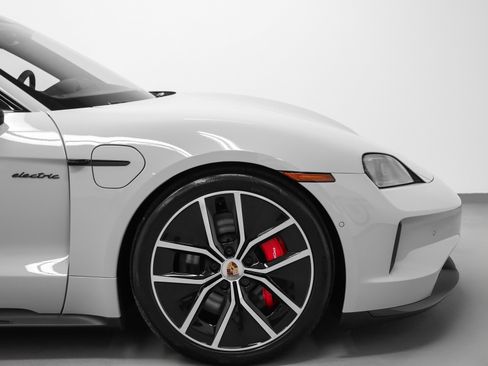 New 2026 Porsche Taycan GTS image 17