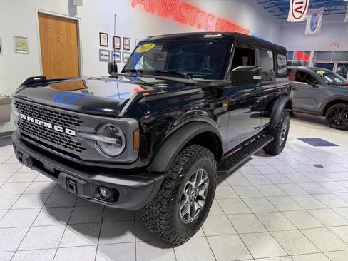 Used 2023 Ford Bronco Badlands image 3