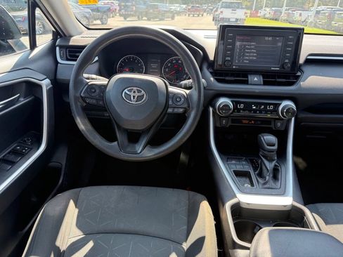 Used 2021 Toyota RAV4 XLE w/ Convenience Package FWD image 8