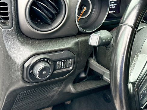 Used 2022 Jeep Wrangler Unlimited Sport image 11