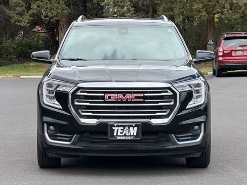 Used 2024 GMC Terrain SLT AWD/4WD image 9