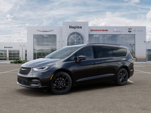 New 2026 Chrysler Pacifica Limited w/ Uconnect Theater Family Group FWD image 2