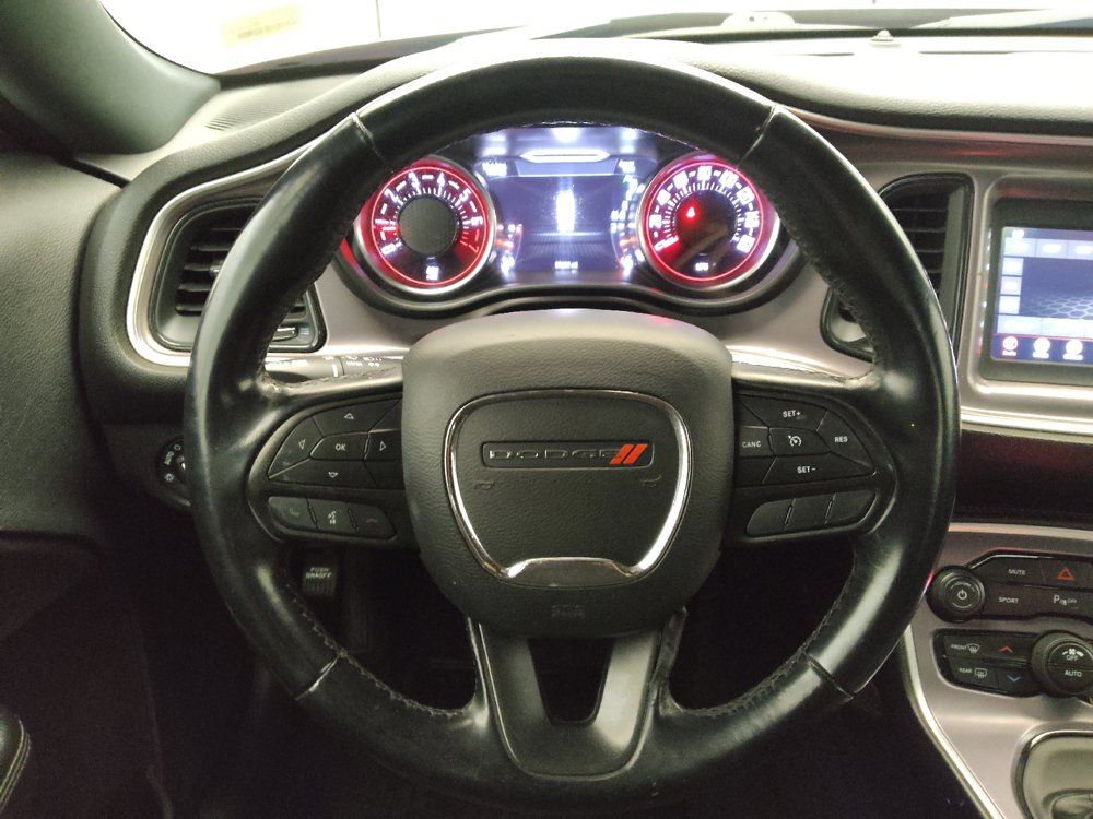 Used 2021 Dodge Challenger SXT w/ Driver Convenience Group RWD image 22