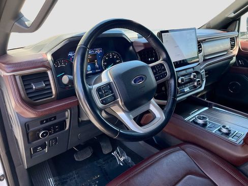 Used 2022 Ford Expedition Limited AWD/4WD image 9