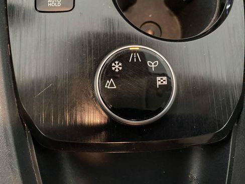 Used 2021 Nissan Rogue SV AWD/4WD image 18