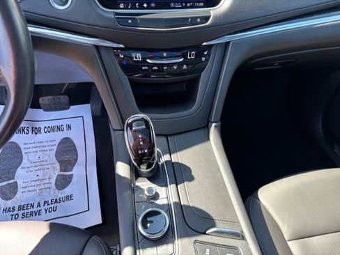 Used 2022 Cadillac XT5 Premium Luxury w/ LPO, Floor Liner Package AWD/4WD image 19