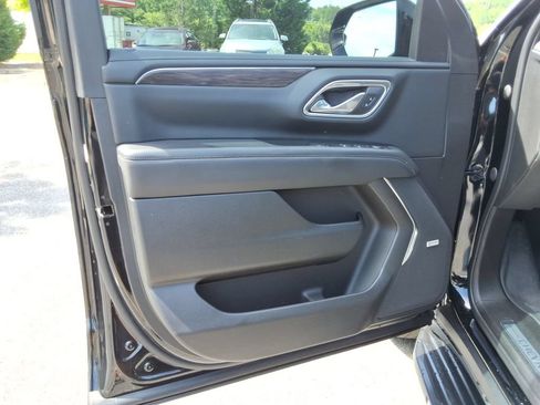Certified 2023 Chevrolet Suburban LT w/ Luxury Package RWD image 21