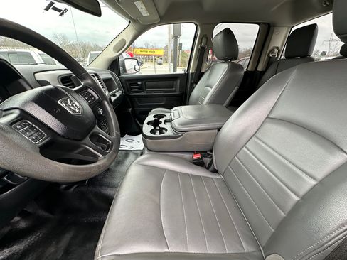 Used 2018 RAM 1500 Tradesman w/ Chrome Appearance Group image 11