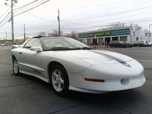 Used 1994 Pontiac Firebird Formula image 9