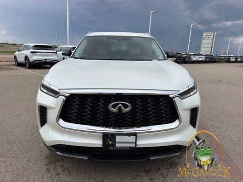 Used 2023 INFINITI QX60 Sensory w/ Vision Package AWD/4WD image 2