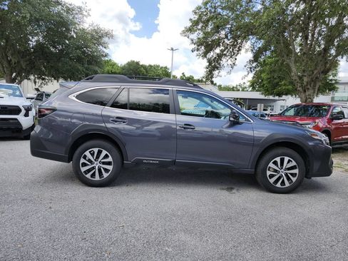 Certified 2025 Subaru Outback Premium AWD/4WD image 2