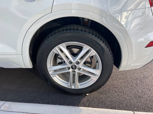 Used 2023 Audi Q5 e Premium Plus image 22