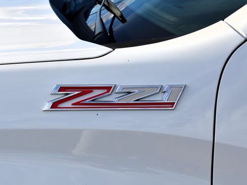 Used 2025 Chevrolet Silverado 1500 LT image 7