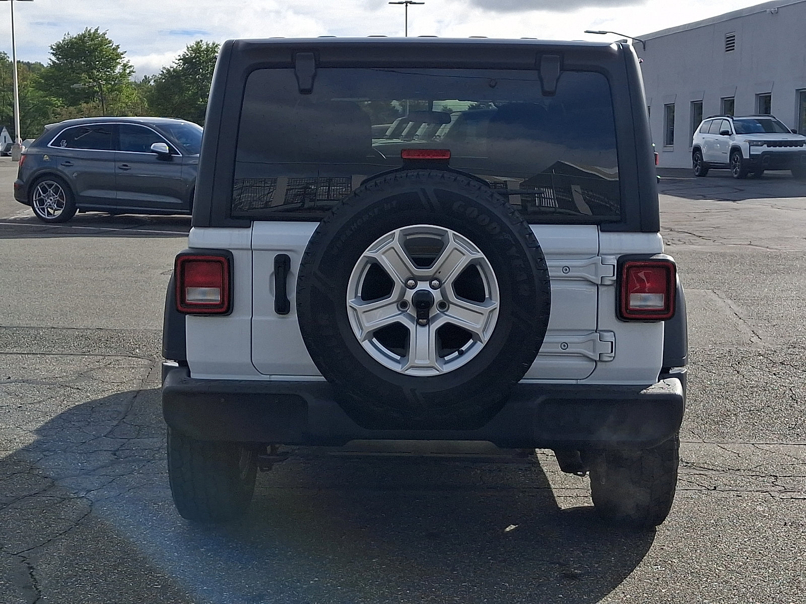 Used 2021 Jeep Wrangler Unlimited Sport AWD/4WD image 5