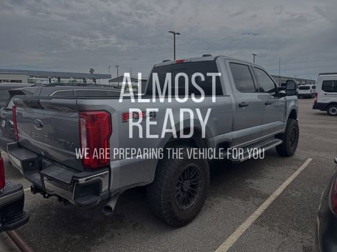 Used 2024 Ford F250 XLT w/ FX4 Off-Road Package AWD/4WD image 4