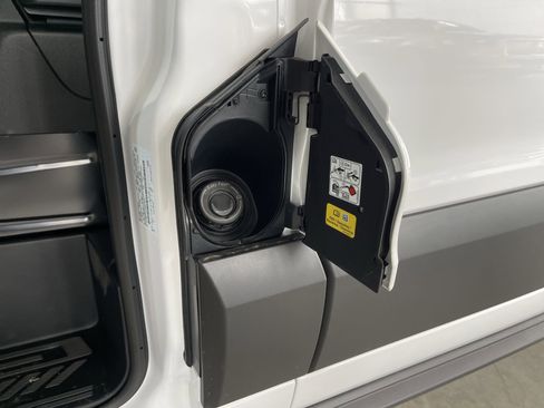 New 2024 Ford Transit 250 148 Medium Roof image 31