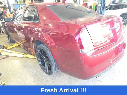 Used 2021 Chrysler 300 Touring L RWD image 5